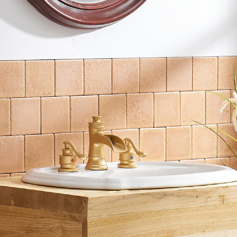 Single-handle Bathroom Faucet with Drain Assembly, Brushed Gold