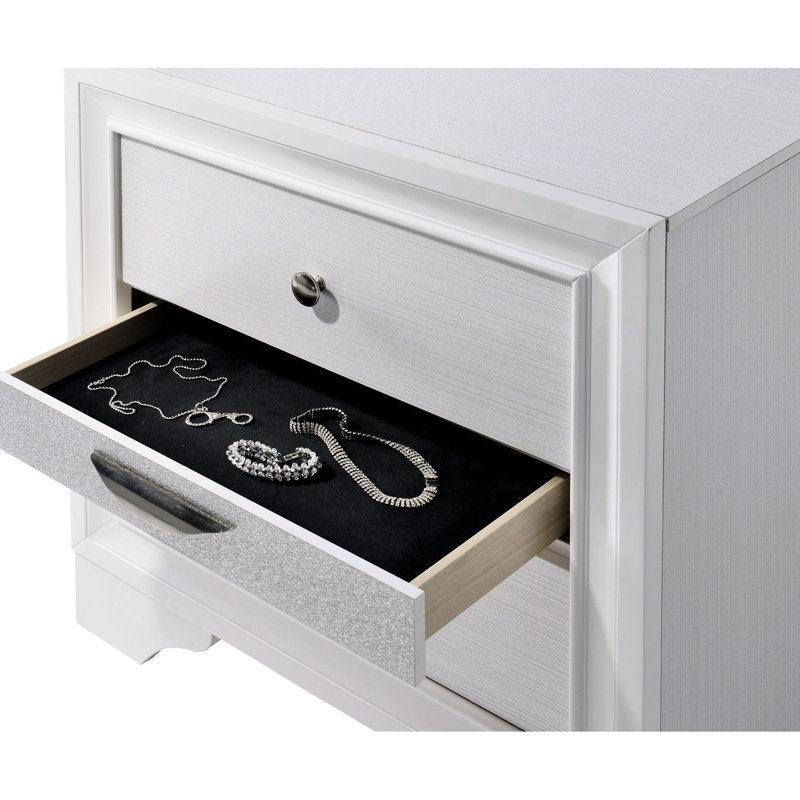 Table de chevet moderne blanche avec détails argentés élégants et espace de bijoux caché Table de chevet transitionnelle en bois massif avec garniture de tiroir