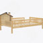 Lit plateforme simple en bois avec tête de lit en forme de maison enchanteresse, éclairage à DEL intégré et rangement pratique intégré pour une chambre à coucher de rêve.-445677981
