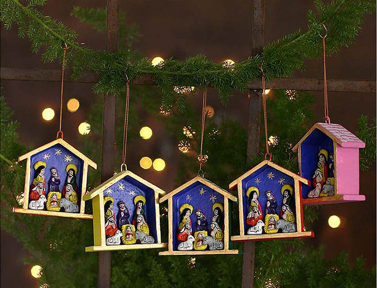 Ensemble d’ornement figurine suspendu 5 « huts »