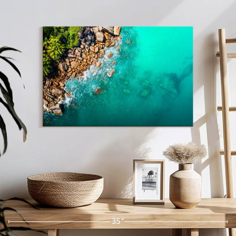 Gillard Seychelles Shark Gillard, 16" H x 24" W
