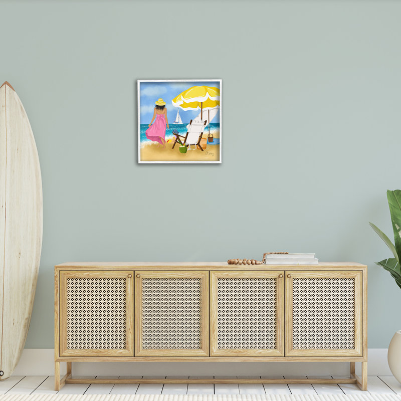 Femme se promenant sur la plage, estampe numérique de Ale Saiz Studio, H 24 po x l 24 po, Giclée encadrée blanc bord de mer