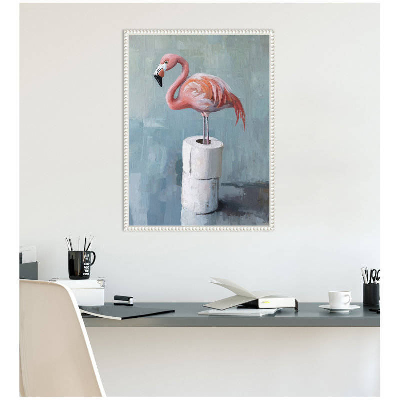 «Flamingo debout avec rouleaux de papier hygiénique» par The Creative Bunch Studio, reproduction d'art sur toile encadrée