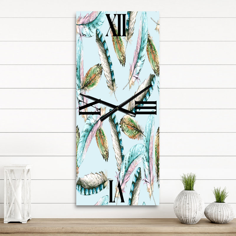 Plumes d'oiseaux sur horloge murale, Grand
