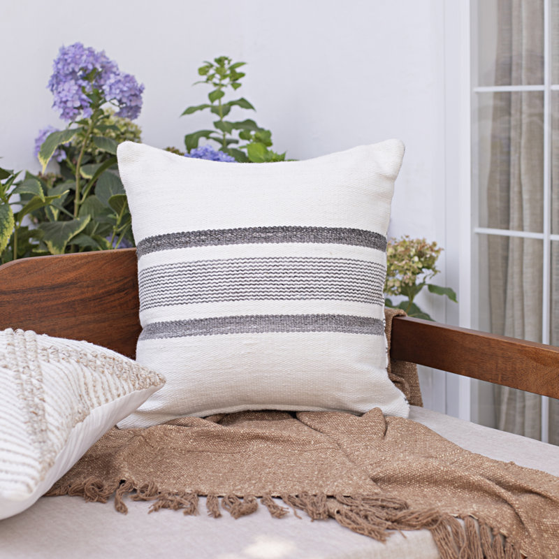 Housse de coussin intérieure / extérieure réversible tissée à la main Hendrum Coastal, polyester, Bleu / blanc