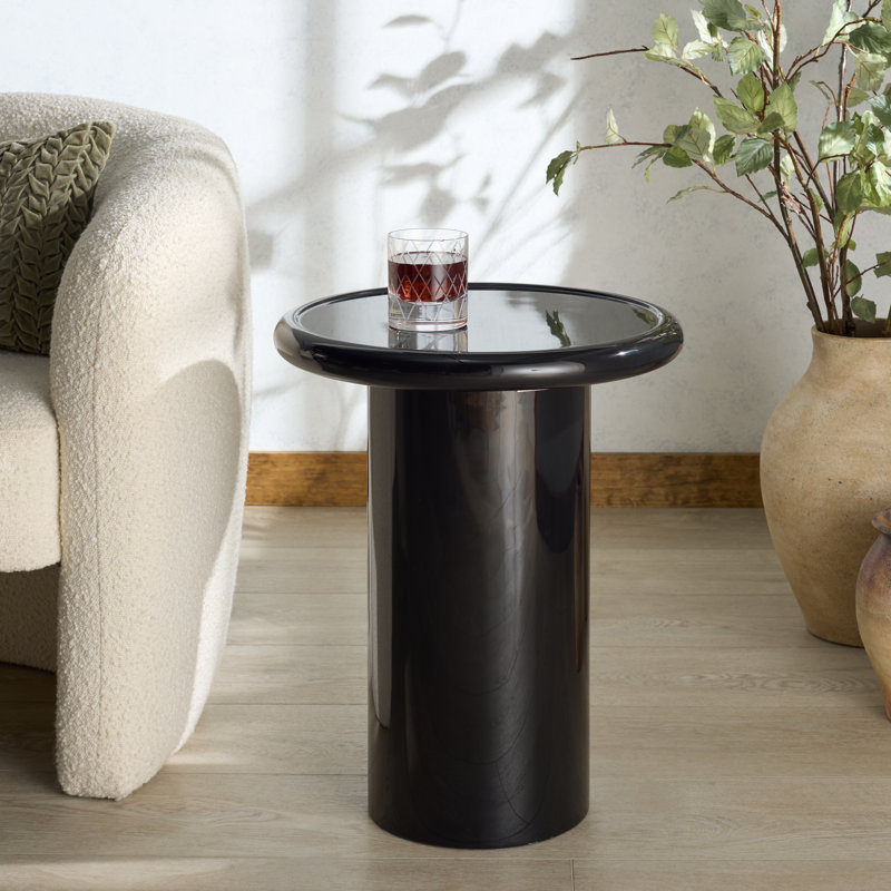 Latricia Rd Concrete Accent Table, Noir
