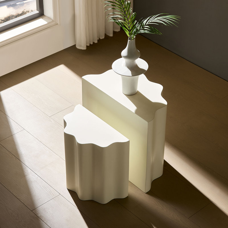 Ensemble de 2 tables d'appoint en fibre de verre Wavy Edges