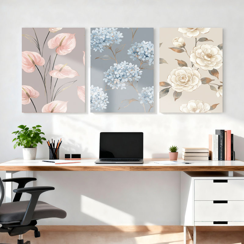 Ensemble de 3 tableaux sur toile tendue représentant des anthuriums roses, des hortensias bleus et des roses crème