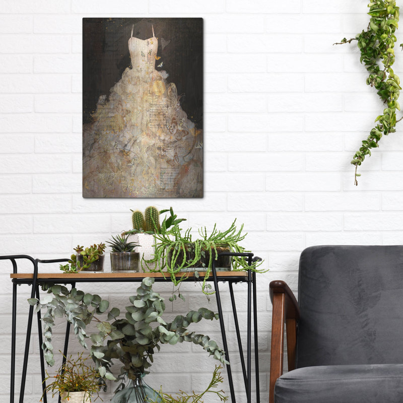 «Butterfly Dress» par Marta Wiley sur, H 16 po x l 12 po