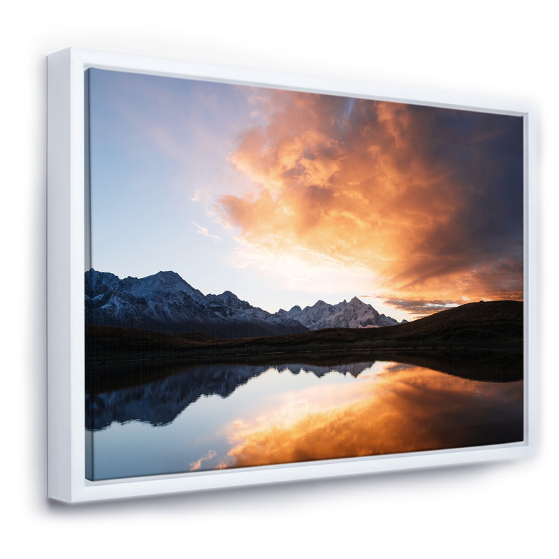 Morning Sunsrise Mountainscape - reproduction de photo sur toile, H 30 po x l 40 po x P 1,5 po, Toile avec cadre blanc