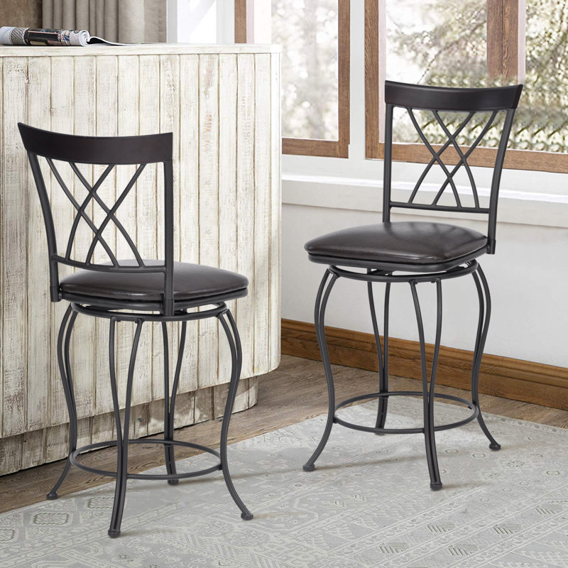 Ensemble de deux petites chaises de bar brunes de 38 po