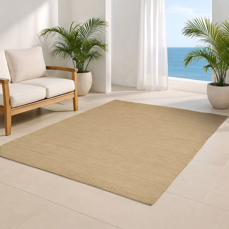 Tapis beige uni d'intérieur et d'extérieur, Rectangulaire 8 pi x 10 pi