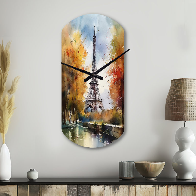 Pastel Eiffel Tower In Paris III - horloge murale cylindrique en métal, horloge murale asymétrique orange, Petit