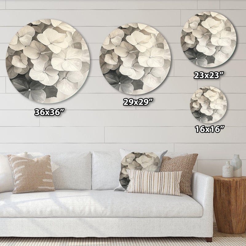 Rétro hortensia en monochrome I - hydrangées, art mural rond en métal, H 23 po x l 23 po