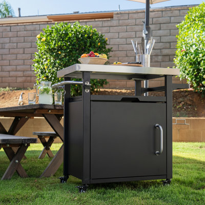 Chariot de barbecue extérieur avec rangement coulissant, comptoir en acier inoxydable, couvercle résistant aux intempéries et roulettes verrouillables