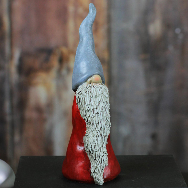 Grand gnome gris et rouge, H 6,75 po x l 2,25 po x P 2,25 po