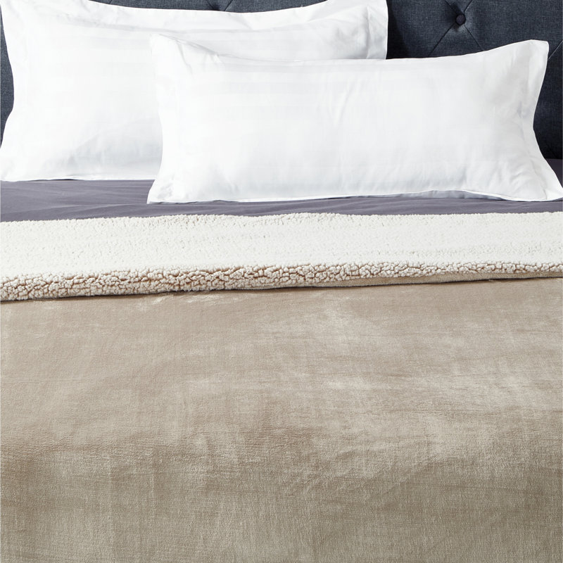 Couverture en flanelle Zakary Sherpa, Taupe, Jeté