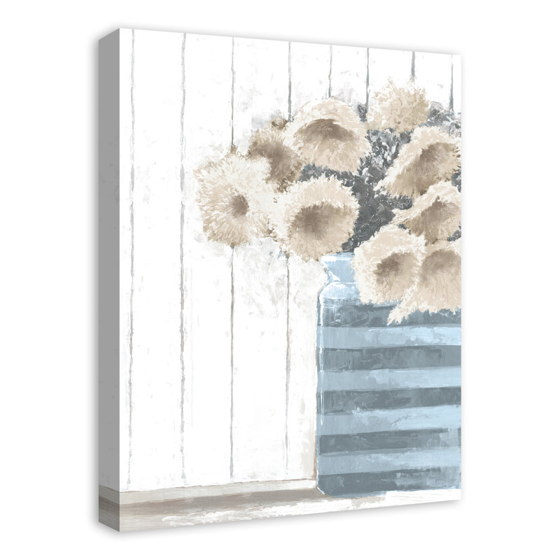 «Shiplap and Cream Flowers», reproduction d'art sur toile tendue