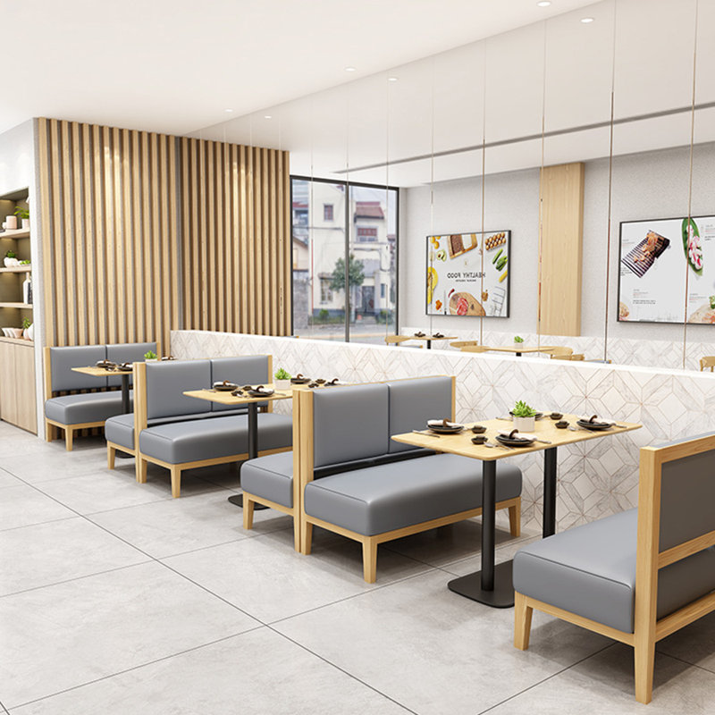 Bancs de restaurant simples et décontractés