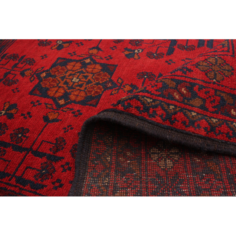 Tapis de zone en laine rouge 3 pi 4 po x 4 pi 9 po à main one-of-kind-noué la 2010s esari turque Alarick