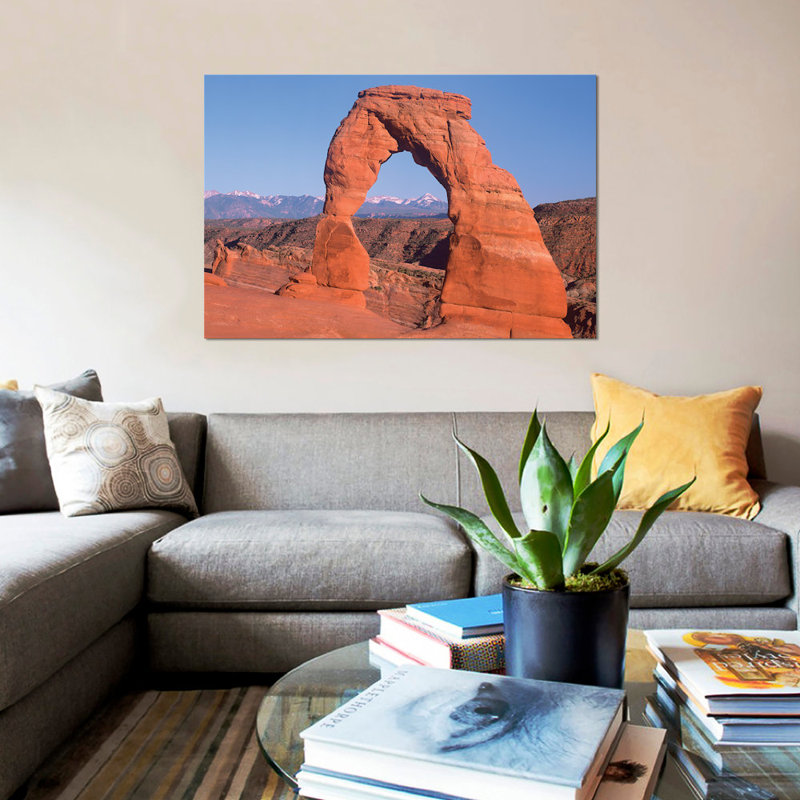 «Delicate Arch and La Sal Mountains, Arches National Park, Utah I» par Tim Fitzharris, reproduction sur toile