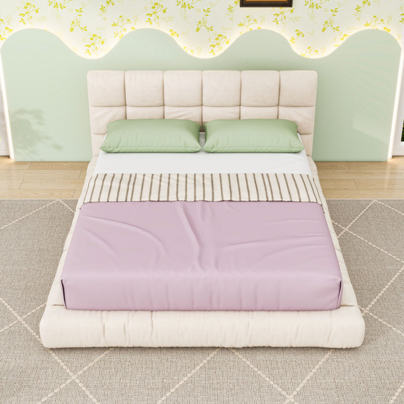 Lit plateforme en velours avec système de support à lattes et tête de lit, Beige, King