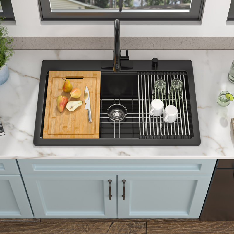 Évier de cuisine à simple cuve à montage sur plan 33 po x P 22 po avec grille à découper et grille de séchage