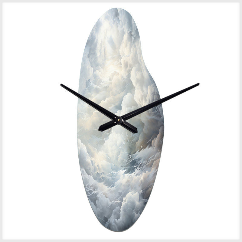«Clouds Whispering Clouds II - Clouds», horloge asymétrique en métal, horloge murale incurvée grise, Moyenne