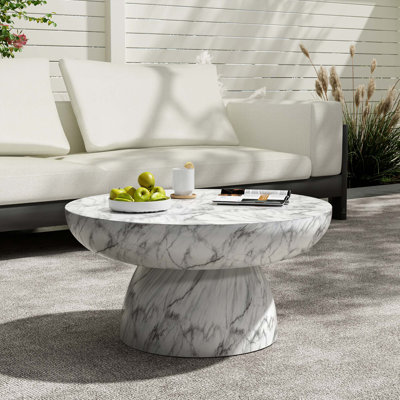 Table basse en faux marbre