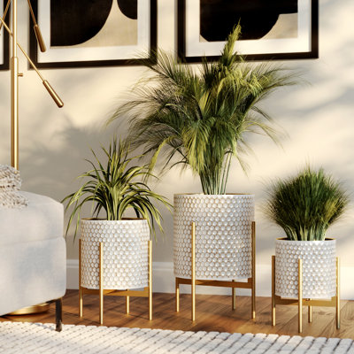 Cleighton Metal Pot Planter