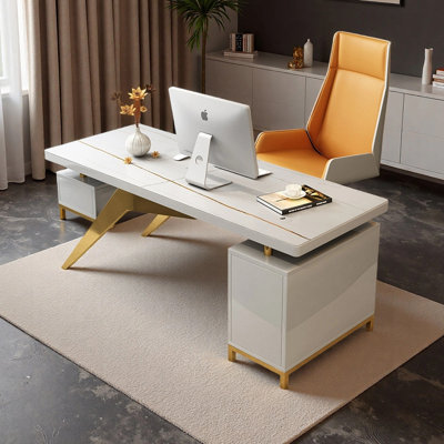 Simple and Luxurious Desk