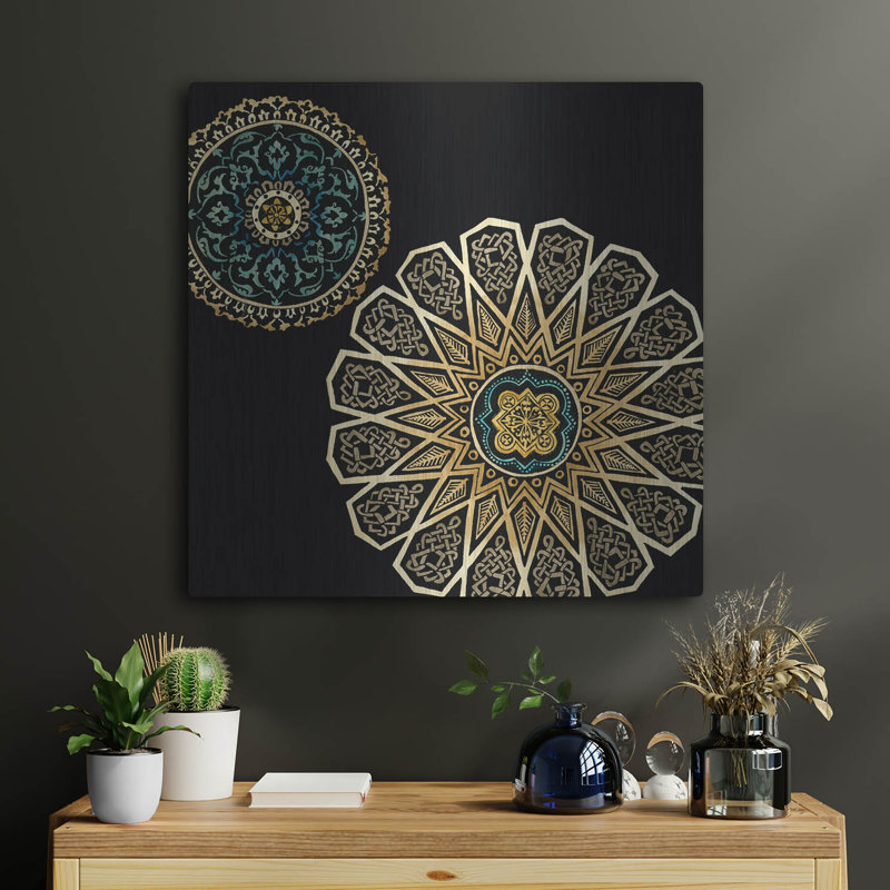 «Midnight Rosette 2» par Chariklia Zarris, art mural en métal, H 24 po x l 24 po