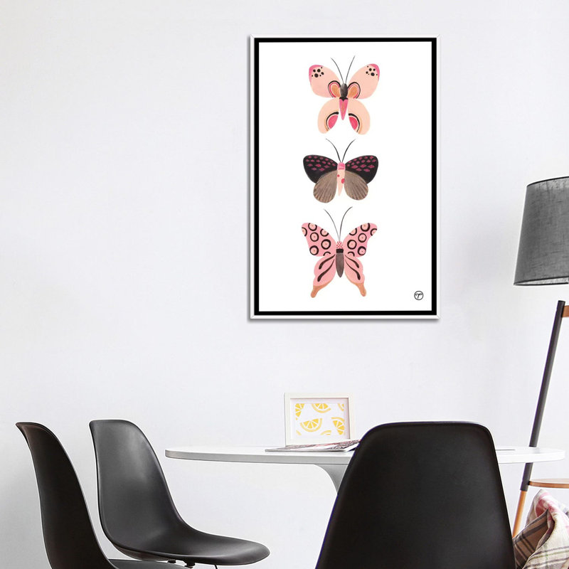 «Butterfly Trio», art encadré, H 48 po x l 32 po x P 1,5 po, Toile blanche encadrée