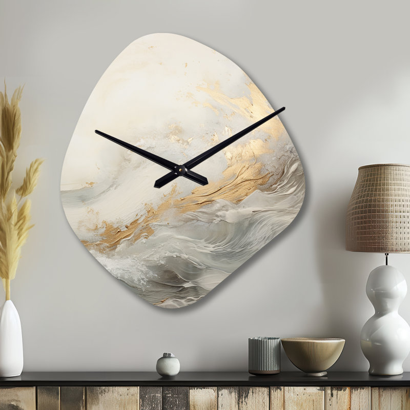 Horloge murale asymétrique en métal Marei, Grand