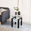 Petite table de bout en verre trempé 2 pour le salon. Style tendance. 17,7 po x 17,7 po x 20,48 po Espace dégagé de 20,79 lb. Table populaire. 17,7 po x 17,7 po x 20,48 po