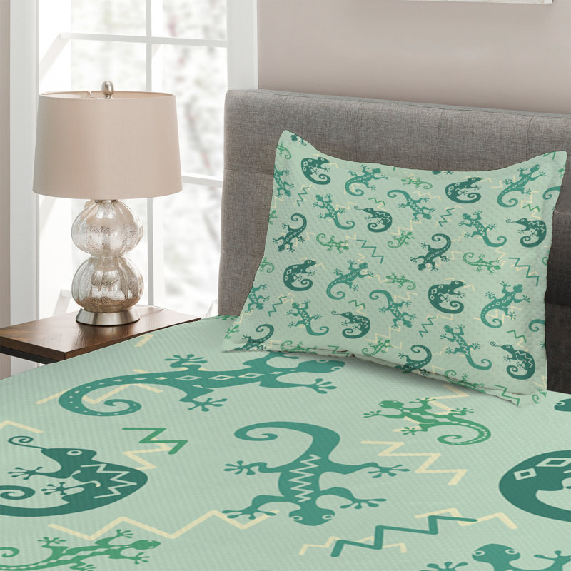 Reptile Farmhouse / Country Polyester Coverlet, Twin Bedspread + 1 Sham