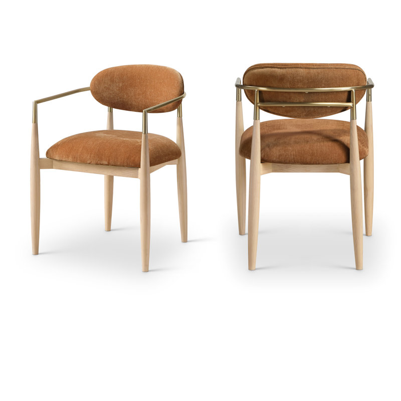 Chaise de salle à manger rembourrée en tissu Riccio Performance, Teinture naturelle / laiton brossé, Cognac