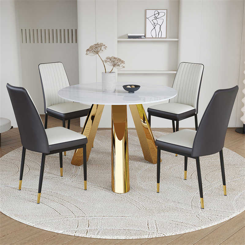 Une table de salle à manger ronde de 42 pouces