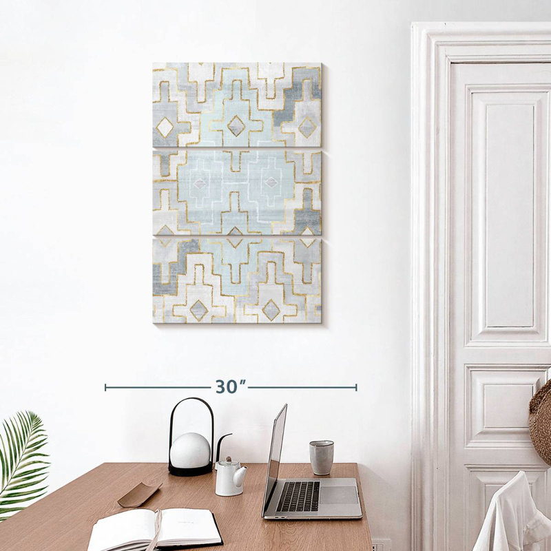 Kerner Silver Blue, 32" H x 20" W
