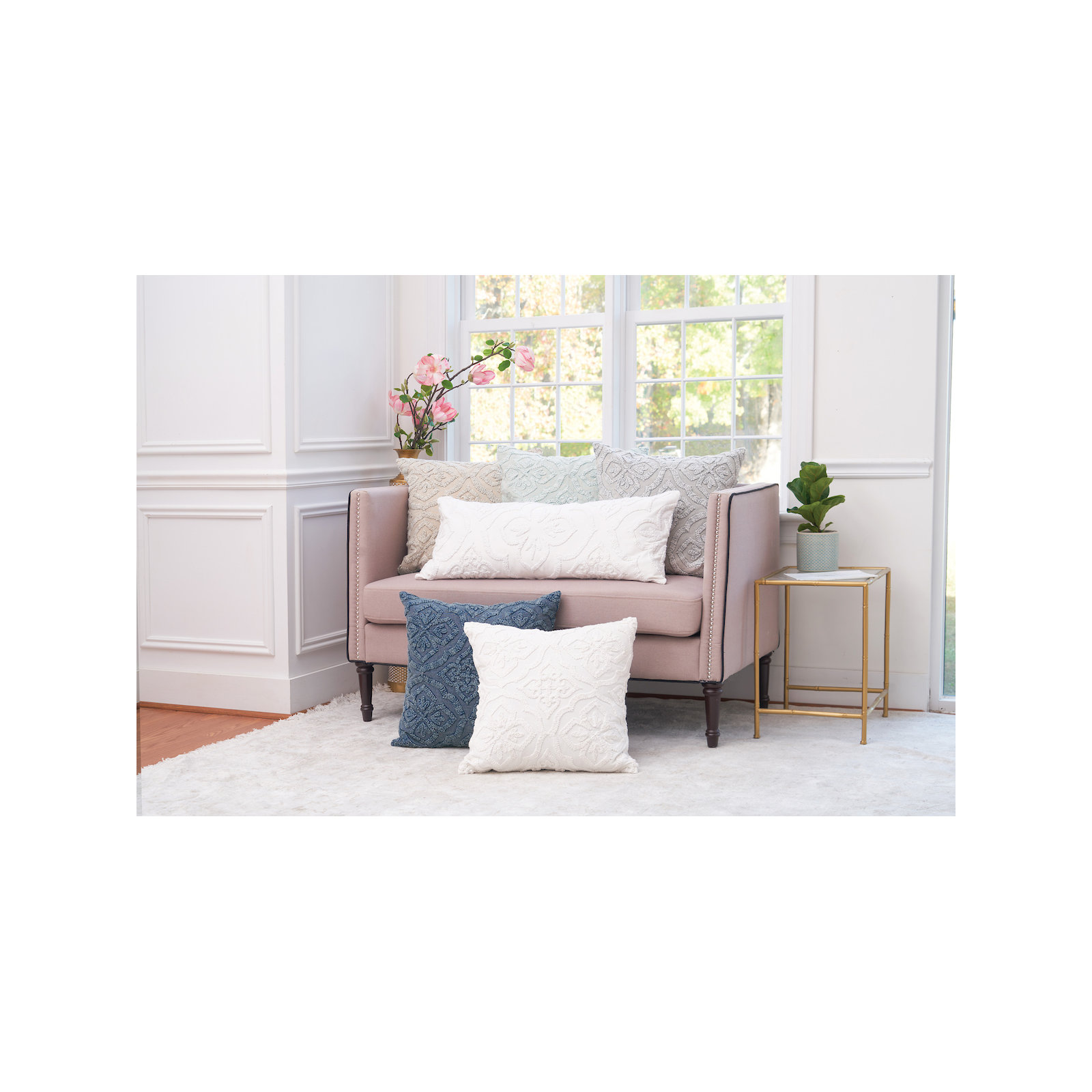 Brittania Throw Square Pillow Cover & Insert, White