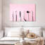 Outils dentaires sur fond rose-686225919