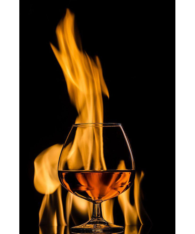 Art sur toile tendue, Astoria Grand Lavsen, Gert Gallery: Cognac and Fire, H 48 po x l 33 po