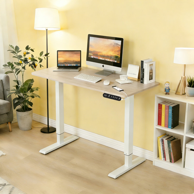 Bureau assis-debout électrique réglable en hauteur, couleur chêne, 122 cm x 61 cm, pour tâches de bureau, avec colonnes de levage réglables et protection contre les surintensités, idéal pour les jeux vidéo et le travail.