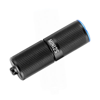 Porte-clés avec lampe de poche, mini lampe de poche à DEL rechargeable, lampe de poche de 200 lumens à haute intensité avec 2 modes d'éclairage, lampe de poche portable imperméable IPX7 pour le transport quotidien, le camping et les situations d'urgence