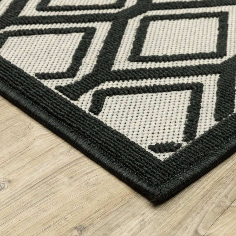Musgrove Geometric Indoor / Outdoor Rug, Runner 1'10" x 3'9"