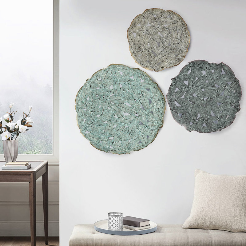 Ensemble de 3 décorations murales en métal avec motif de plumes texturées bleues - 20 po, 17,25 po, 14,25 po