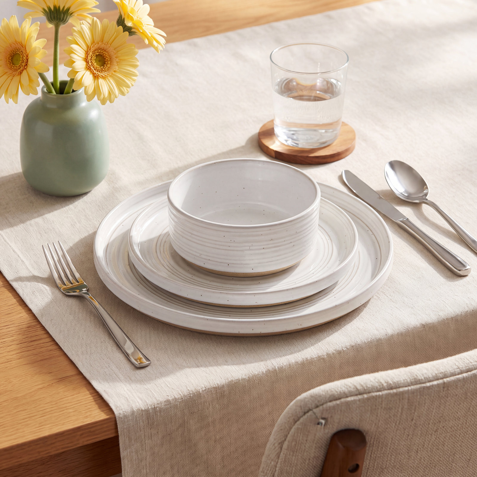 Zaiden Stoneware Dinnerware Set, White