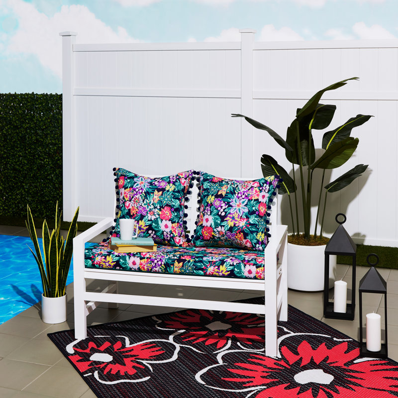 Vera Bradley Washable Floral Indoor / Outdoor Rug, Rectangle 5' x 8'