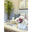 Arrangement d'hortensias, de renoncules et de viornes