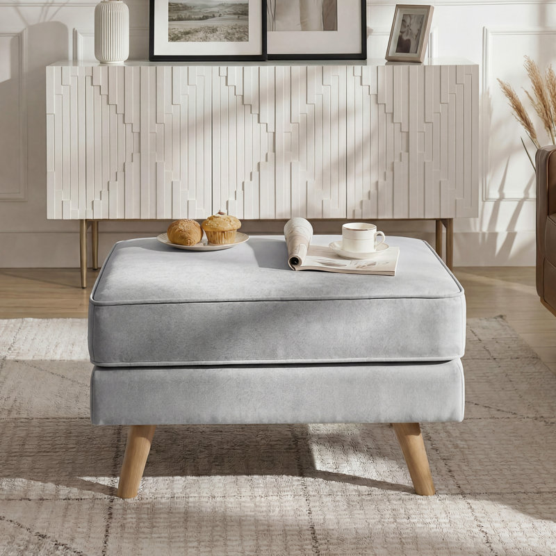 Repose-pieds rembourré de style Mid-Century de 29,7 po de large Havens, repose-pieds en similicuir avec pieds en bois massif, tabouret de table basse pour le salon, la chambre à coucher et le vestibule